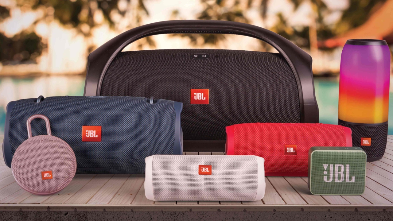 Loa JBL âm thanh tốt, thiết kế gọn nhẹ